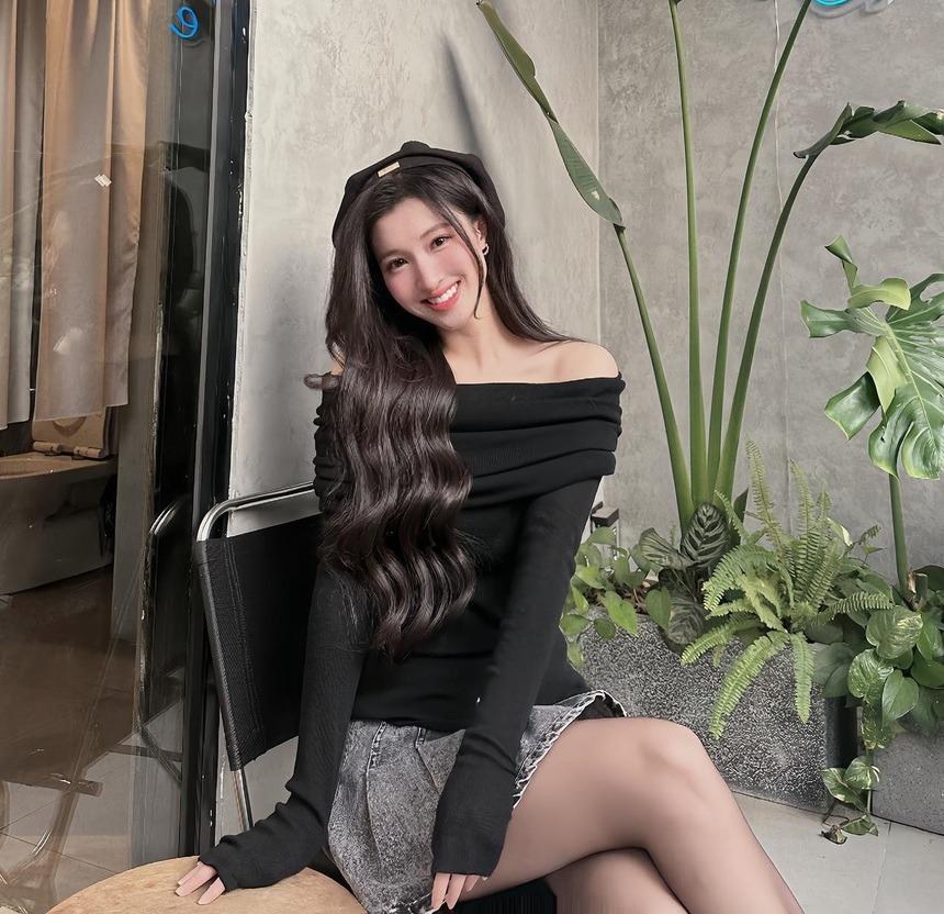 Tham khảo 10 cách mặc chân váy ngắn sang xịn mịn của mỹ nhân Việt-2