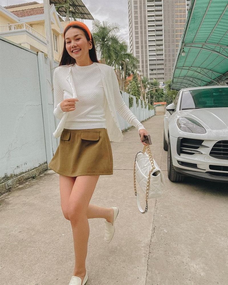 Tham khảo 10 cách mặc chân váy ngắn sang xịn mịn của mỹ nhân Việt-9