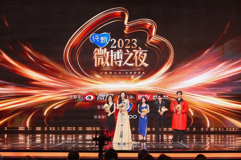 Triệu Lộ Tư lọt thỏm khi đứng cạnh Bạch Lộc và Tống Dật: CĐM nghi ngờ khai gian chiều cao-3