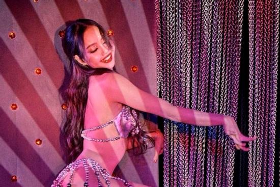 Quán bar thoát y ca ngợi 5 đêm diễn của Lisa (BlackPink)