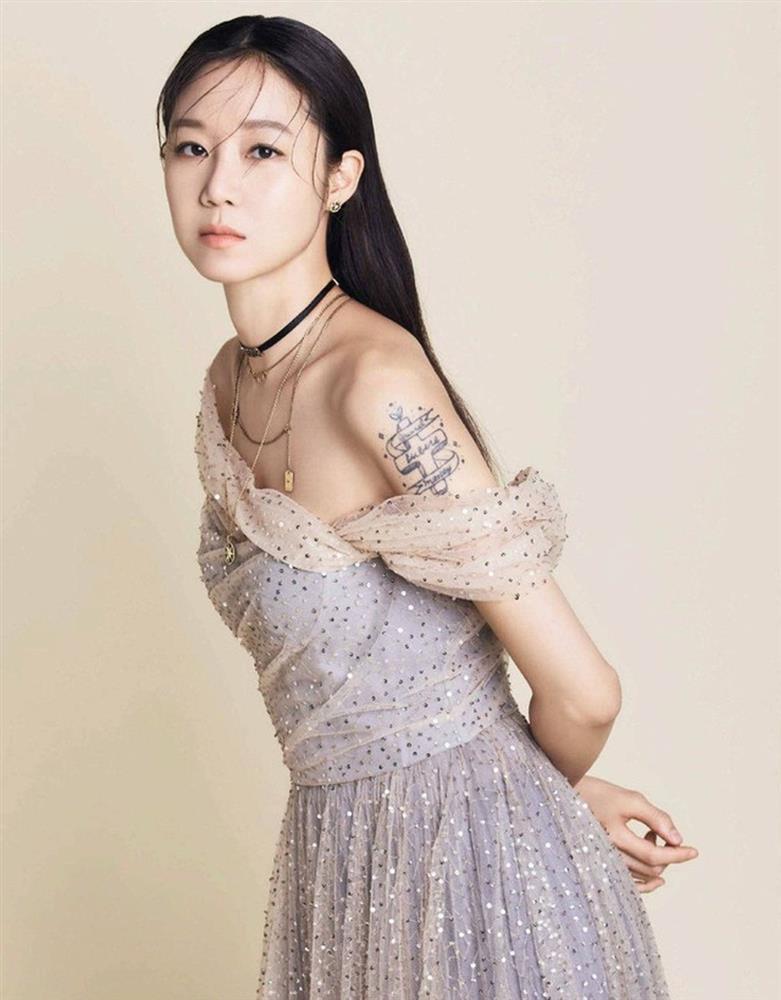 Chị đẹp Gong Hyo Jin: Giàu có, hôn nhân viên mãn bên chồng kém 10 tuổi-2