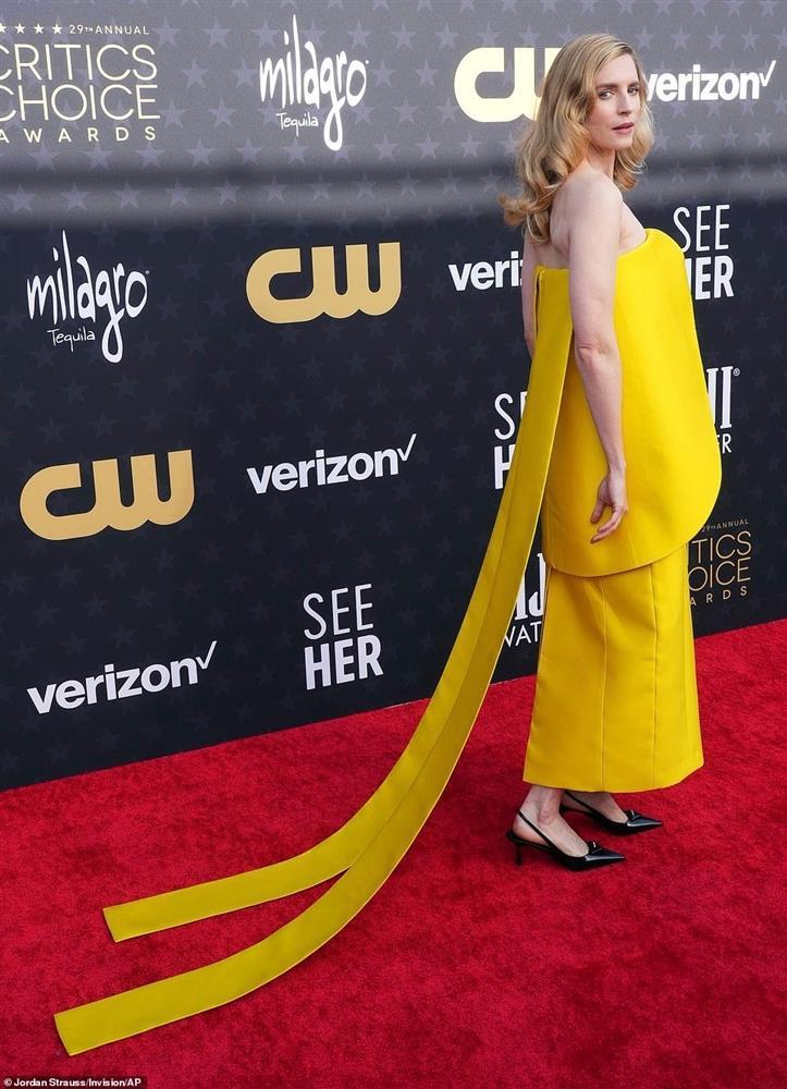 Sao mặc hở nhưng xấu trên thảm đỏ-14