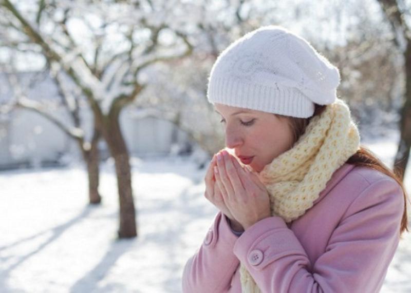 Chuyên gia chỉ ra 3 mẹo vặt mặc áo khoác đúng cách để giữ ấm vào mùa lạnh-2