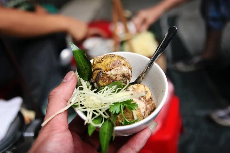 NTK Thái Công ăn trứng vịt lộn bằng bộ đồ nghề 50 triệu đồng, có gì khác biệt?-6