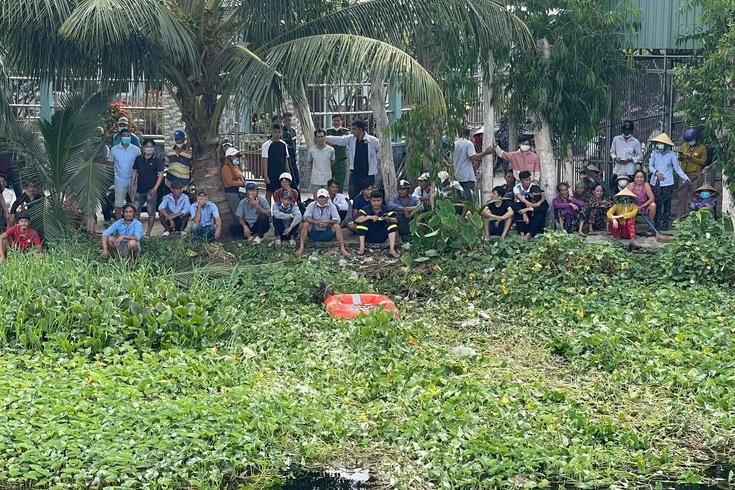 Nữ sinh lớp 8 nhảy từ tầng 4 xuống sân trường-2