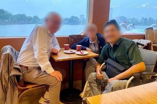 Đang xác minh vụ TikToker bị hai quán phở ở Hà Nội đuổi vì ngồi xe lăn