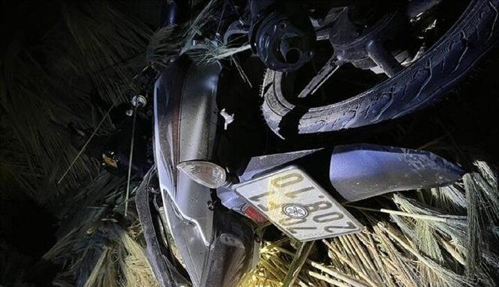 Thiếu niên tông xe máy vào đại úy công an đang làm nhiệm vụ-1