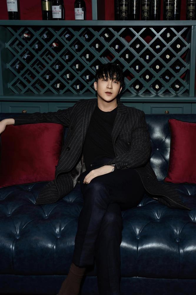 Style lãng tử từ phim đến đời thực của B Trần - người chồng bội bạc của Quỳnh Kool-4