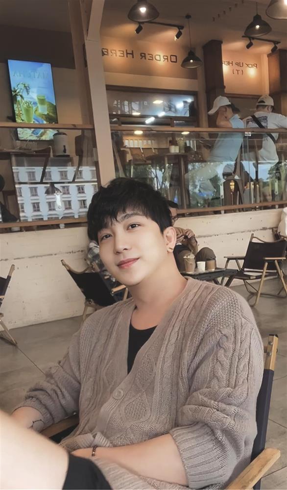 Style lãng tử từ phim đến đời thực của B Trần - người chồng bội bạc của Quỳnh Kool-7