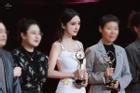 Vì sao Dương Mịch hứng chỉ trích dữ dội khi nhận giải thưởng 'Ngôi sao từ thiện của năm'?