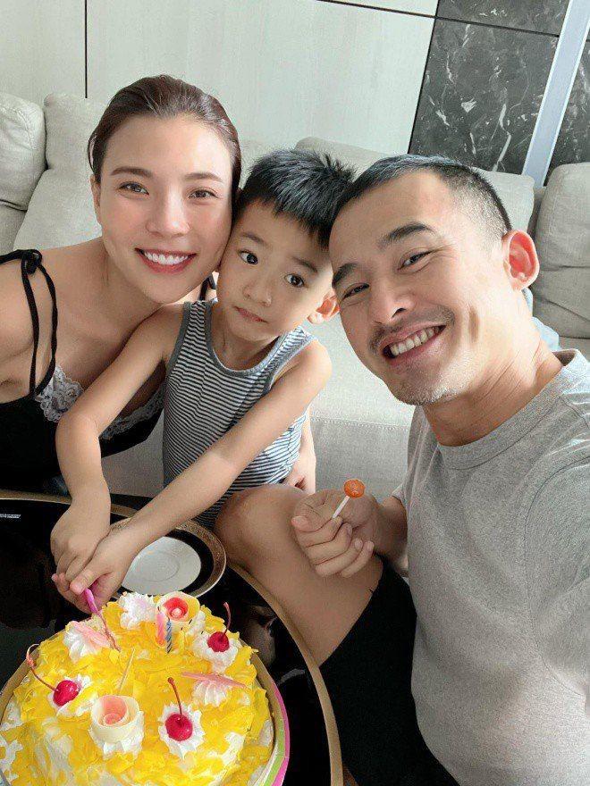 Rộ tin rạn nứt hôn nhân sau hơn 1 thập kỷ gắn bó, Thúy Diễm lên tiếng-2