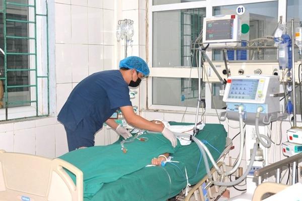 Nữ sinh miền Tây bị 7 người đánh hội đồng gãy xương mũi, chấn thương đầu-3