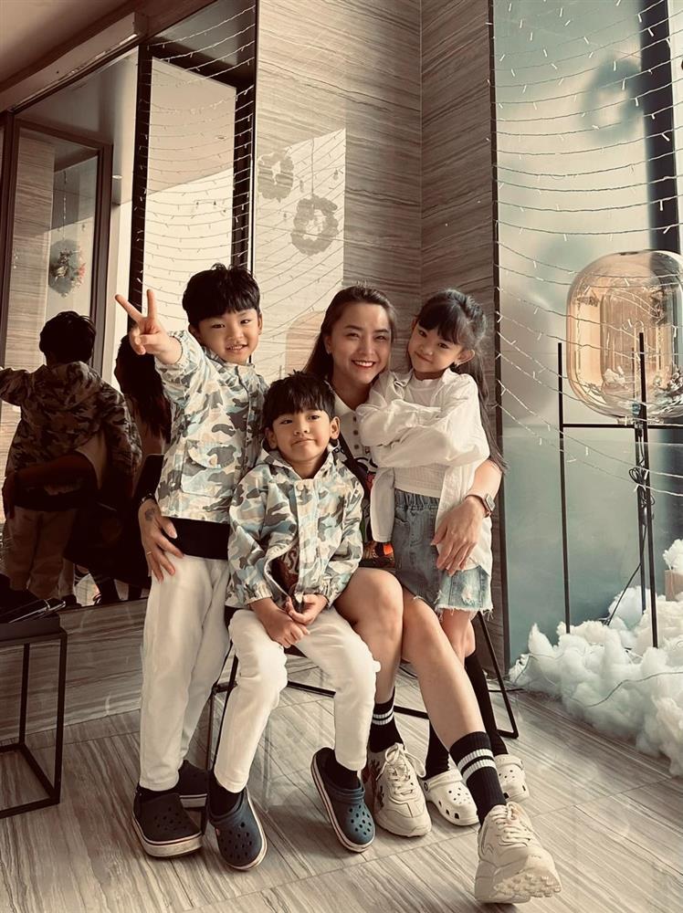 Hải Băng sau 4 năm giải nghệ: Bán hàng online, sung túc bên chồng và 3 con-3