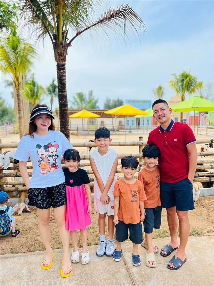 Hải Băng sau 4 năm giải nghệ: Bán hàng online, sung túc bên chồng và 3 con-15