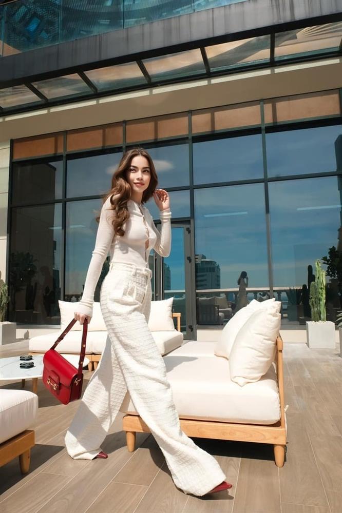 Thời trang đường phố của Hồ Ngọc Hà ở tuổi 40: Khi năng động, lúc sang chảnh-4