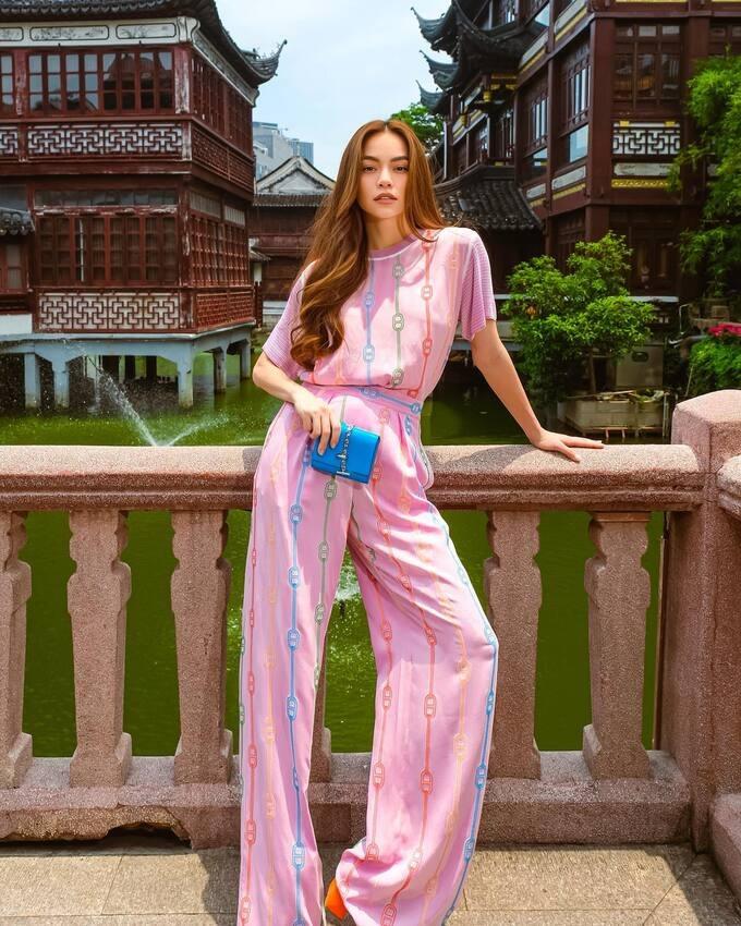 Thời trang đường phố của Hồ Ngọc Hà ở tuổi 40: Khi năng động, lúc sang chảnh-7