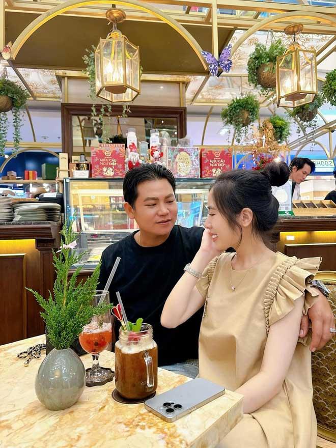 Hôn nhân viên mãn của cặp chị em ruột từng gây sốt vì đeo vàng nặng trĩu cổ trong ngày cưới ở Đồng Nai-6