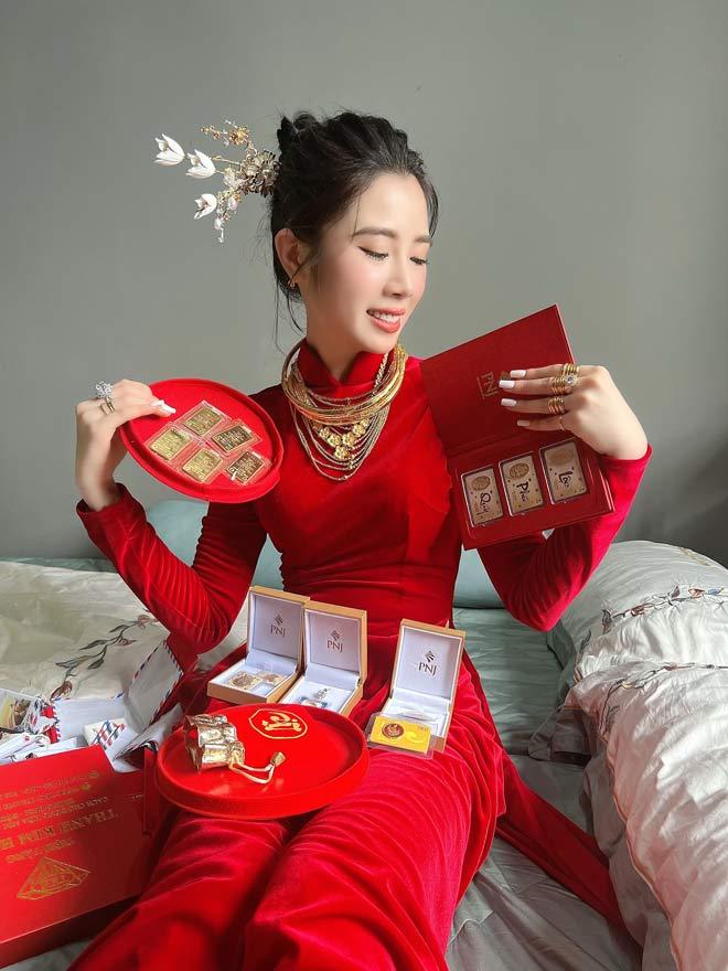 Hôn nhân viên mãn của cặp chị em ruột từng gây sốt vì đeo vàng nặng trĩu cổ trong ngày cưới ở Đồng Nai-4