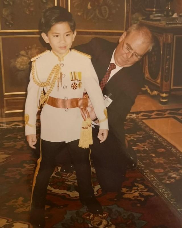 Hình ảnh mới nhất được Hoàng tử Brunei đăng tải hé lộ mối quan hệ đặc biệt hiếm có của cặp đôi hoàng gia-3