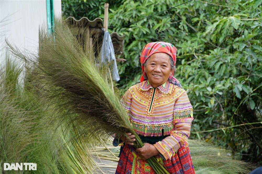 Em bé Mường Lát từng gây sốt mạng 6 năm trước, giờ ra sao?-5