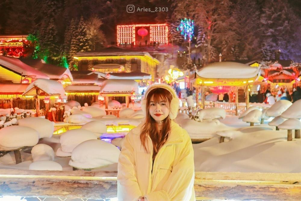 Khách Việt chịu cái lạnh tê tái -30 độ C để hất nước sôi nóng lên trời-4