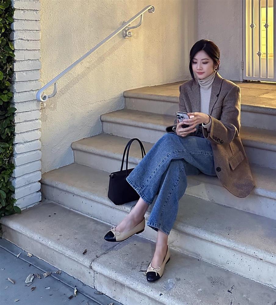 5 mẫu giày hack tuổi, chị em sắm ngay để nâng tầm phong cách Tết-1