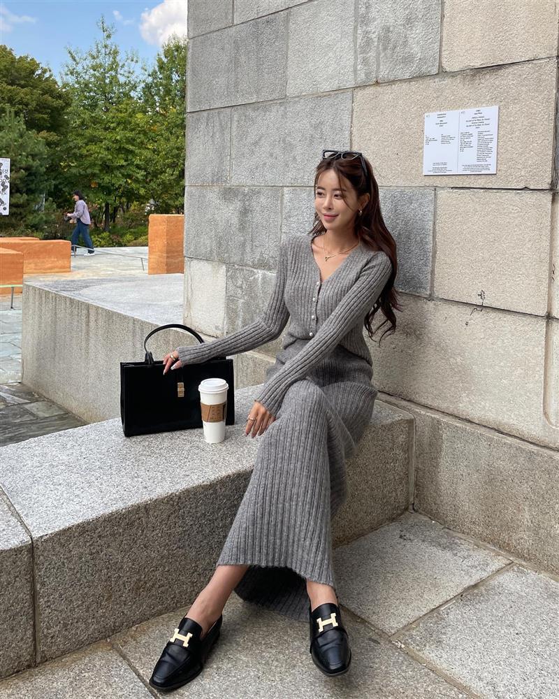 5 mẫu giày hack tuổi, chị em sắm ngay để nâng tầm phong cách Tết-4