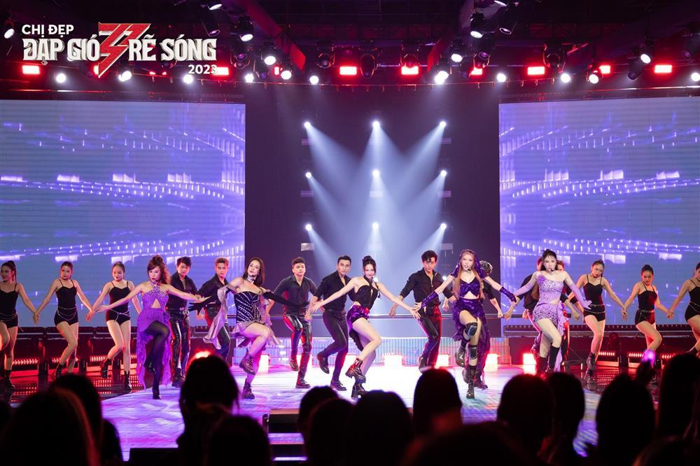 Chị đẹp đạp gió rẽ sóng nhiều lần bị tố đạo nhái ý tưởng-6