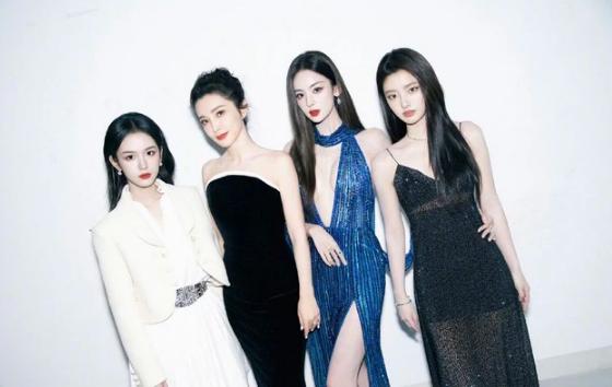 Bà trùm Lý Băng Băng đọ sắc cùng dàn gà cưng Cổ Lực Na Trát, Châu Dã, nhan sắc ra sao mà gây bão?-1