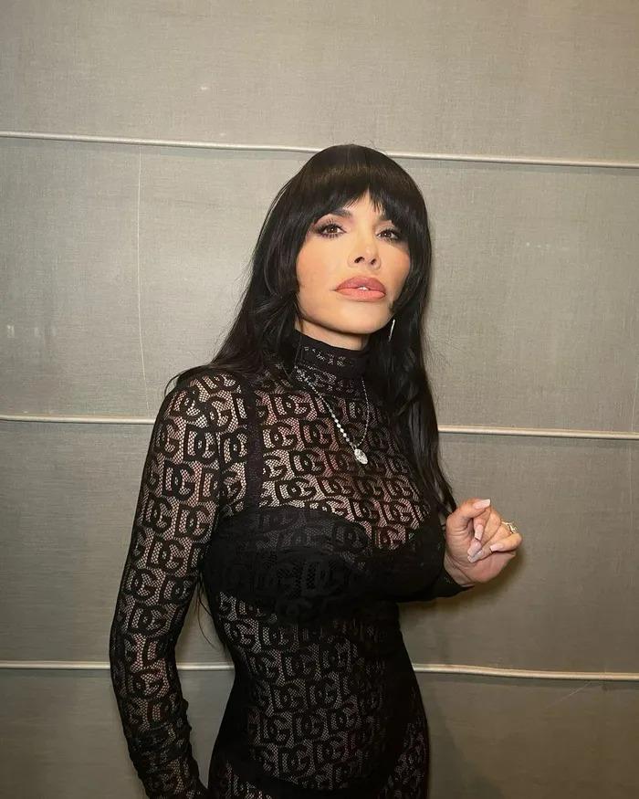 Váy xuyên thấu của bạn gái tỷ phú Jeff Bezos bị chê không có đẳng cấp-3