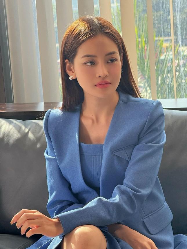 Thùy Anh diện nhiều set đồ phá cách, cầu kỳ trong Chúng Ta Của 8 Năm Sau-1