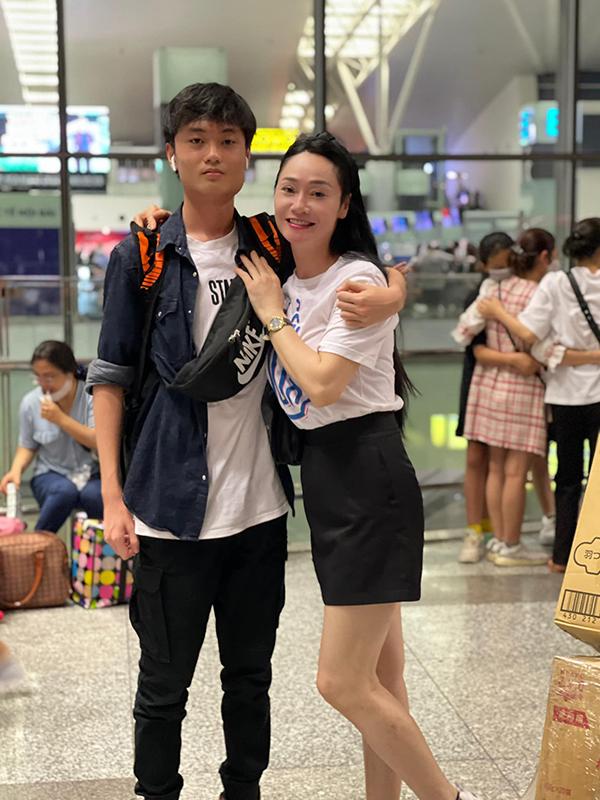 Hôn nhân đời thực của diễn viên VFC: Quách Thu Phương tuổi U50 con cái trưởng thành, sống bình yên-8