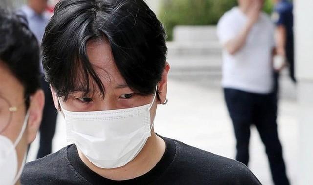 Nam ca sĩ ở tù 7 năm vì cưỡng bức nhiều cô gái-1