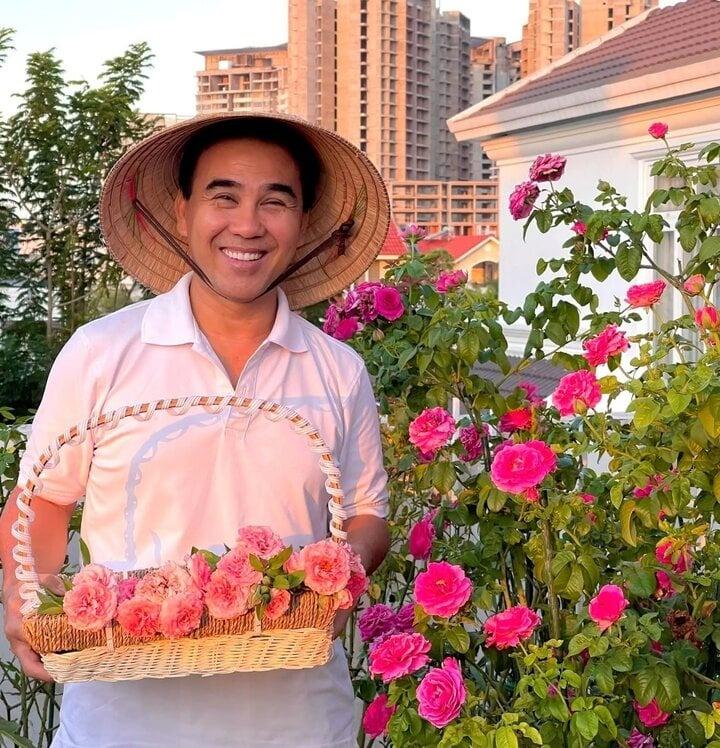 Vườn hoa rực rỡ như cổ tích trong biệt thự rộng 500m2 của MC Quyền Linh-5