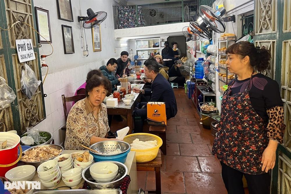 Vụ tố bị đuổi vì ngồi xe lăn: Vì sao cộng đồng mạng phản ứng dữ dội?-2