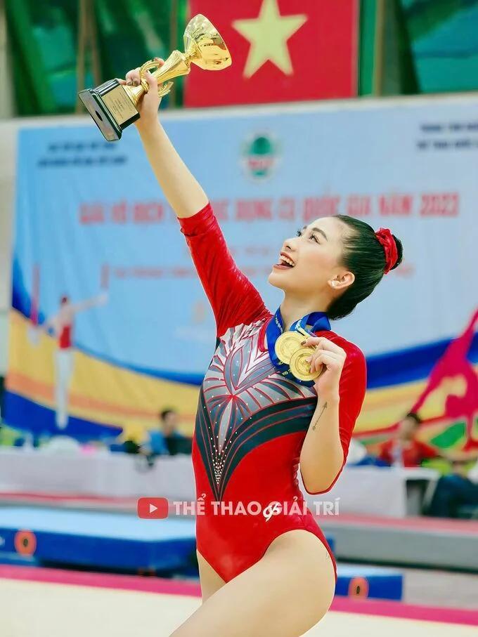 Cuộc sống thượng lưu, body chuẩn đét của nữ VĐV vừa tuyên bố giải nghệ ở tuổi 20-1