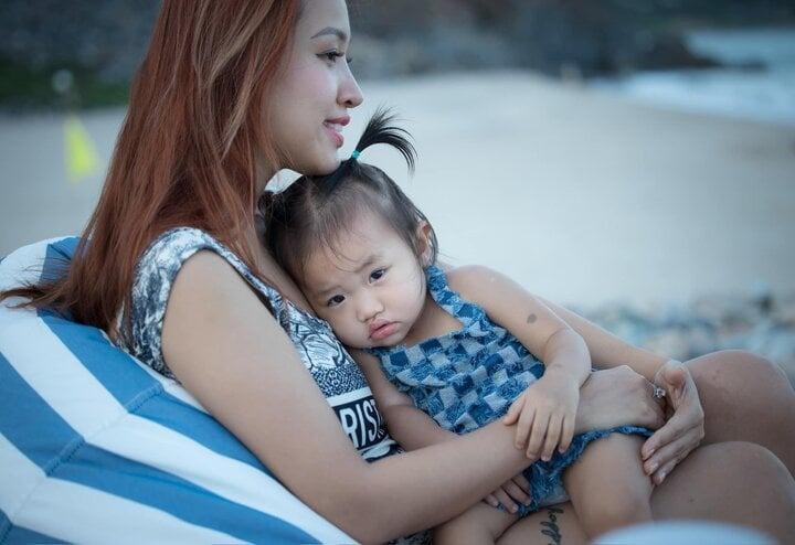 Vân Hugo: Con riêng của chồng gọi tôi là cô-2