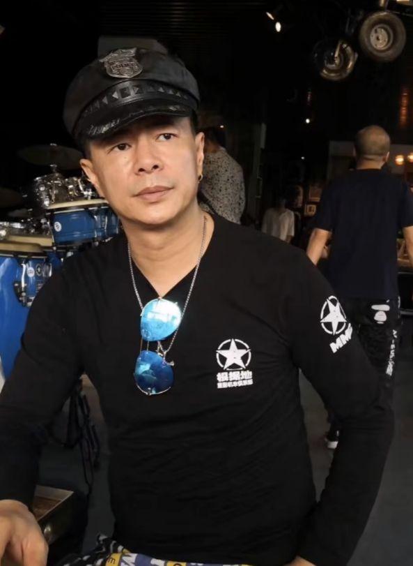 Đời tư tai tiếng của ca sĩ Khôi Tử mất đột ngột tại nhà riêng-1