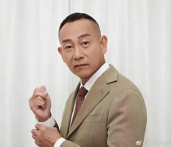 Tài tử từng đóng phim TVB phản ứng trước tin đồn kết hôn với bạn trai đồng giới-1