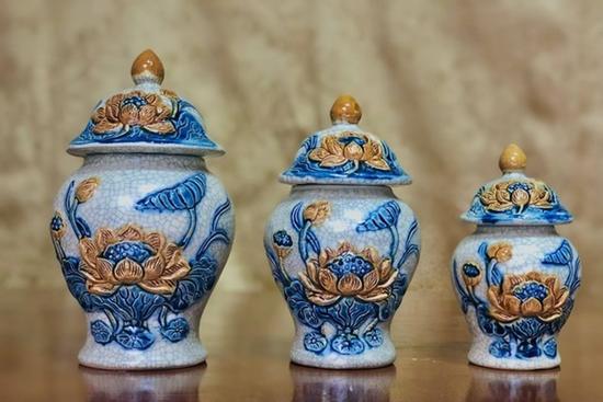 2 đồ vật đặt gần bát hương, thấy nhiều nhưng không phải ai cũng biết tên gọi đúng