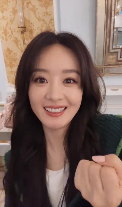 Triệu Lệ Dĩnh dùng thủ ngữ để cảm ơn fan, khoe cận nhan sắc đẹp đỉnh-4