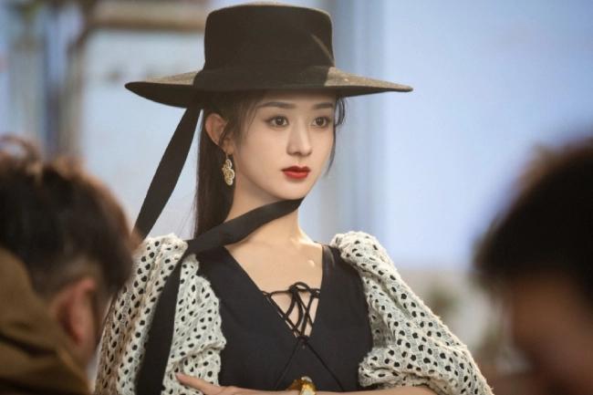 Triệu Lệ Dĩnh dùng thủ ngữ để cảm ơn fan, khoe cận nhan sắc đẹp đỉnh-6