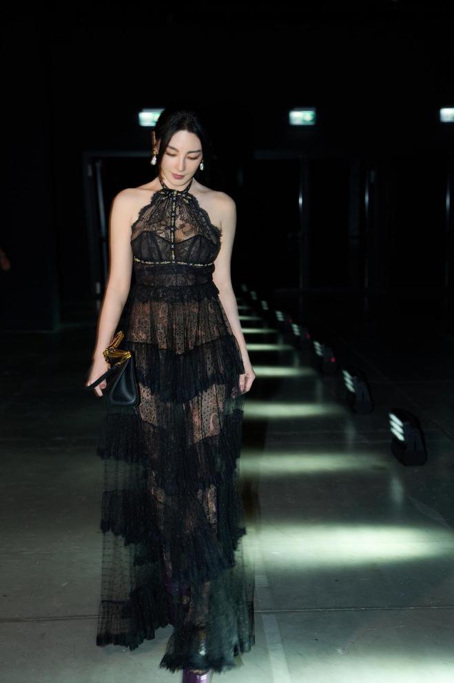 Song Hye Kyo Trung Quốc Trương Vũ Kỳ bị chỉ trích vì khuyên nam thần tượng 19 tuổi hẹn hò-3