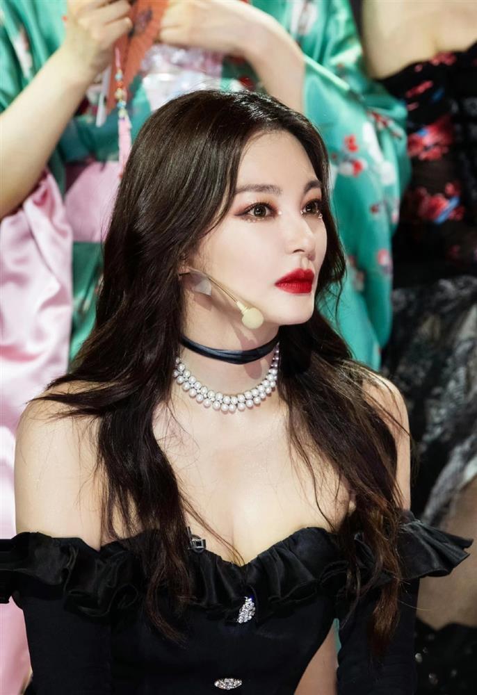 Song Hye Kyo Trung Quốc Trương Vũ Kỳ bị chỉ trích vì khuyên nam thần tượng 19 tuổi hẹn hò-4