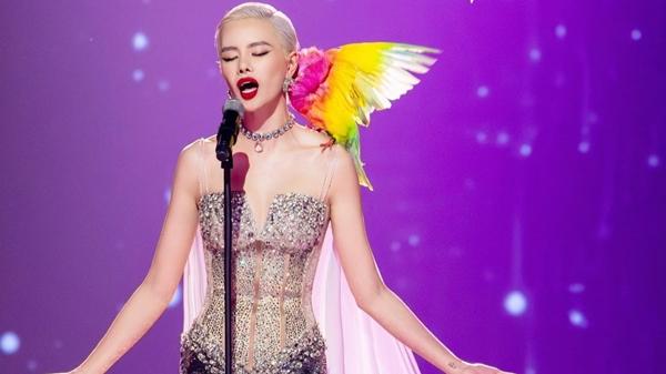 Khán giả so sánh giọng hát Uyên Linh và Lệ Quyên-3