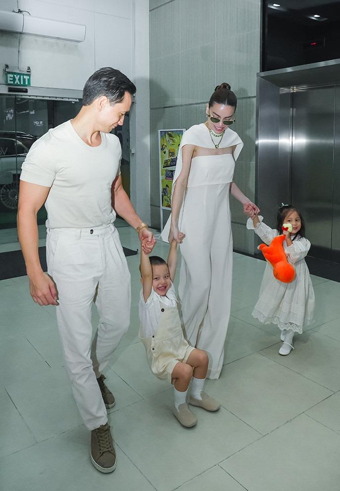 Hồ Ngọc Hà lần đầu tiết lộ ức chế đến mức không dám xem lại màn cầu hôn bất ngờ của Kim Lý tại bệnh viện-7