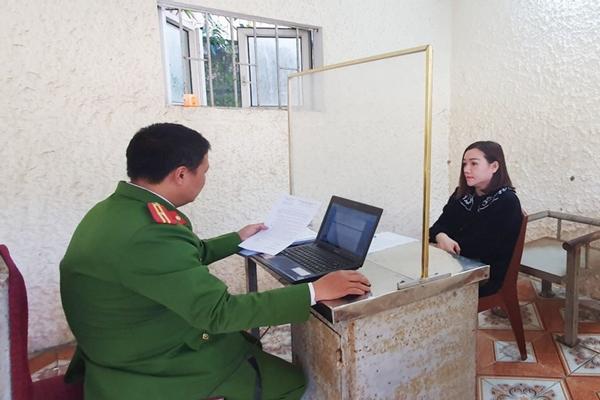 Vỡ nợ vì chơi tiền ảo, người phụ nữ lừa đảo chiếm đoạt gần 7,5 tỷ đồng-2