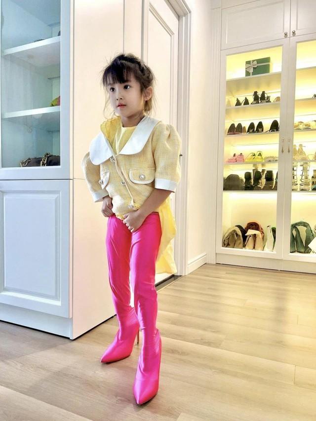 Con gái Diệp Lâm Anh: 6 tuổi có đôi chân dài và nhan sắc được nhận xét giống mẹ-6