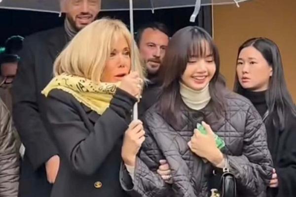 Lisa liên tục xuất hiện như hình với bóng bên bạn trai tỷ phú-5