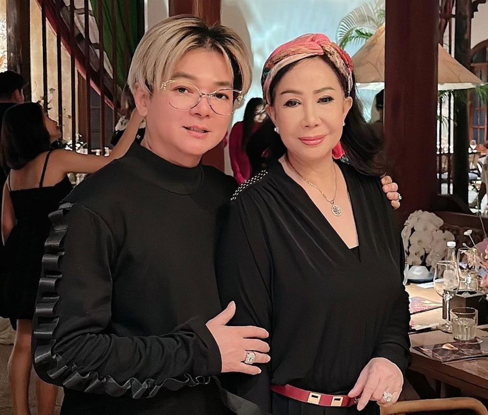 Vũ Hà và vợ hơn 8 tuổi: Hôn nhau mỗi ngày, mặn nồng suốt 3 thập kỷ-3